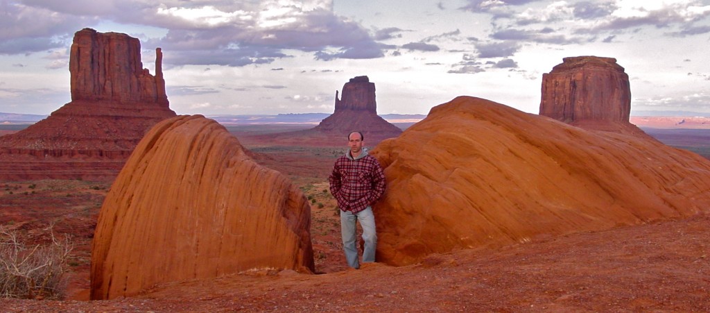 Monument Valley photos outdoors hiking